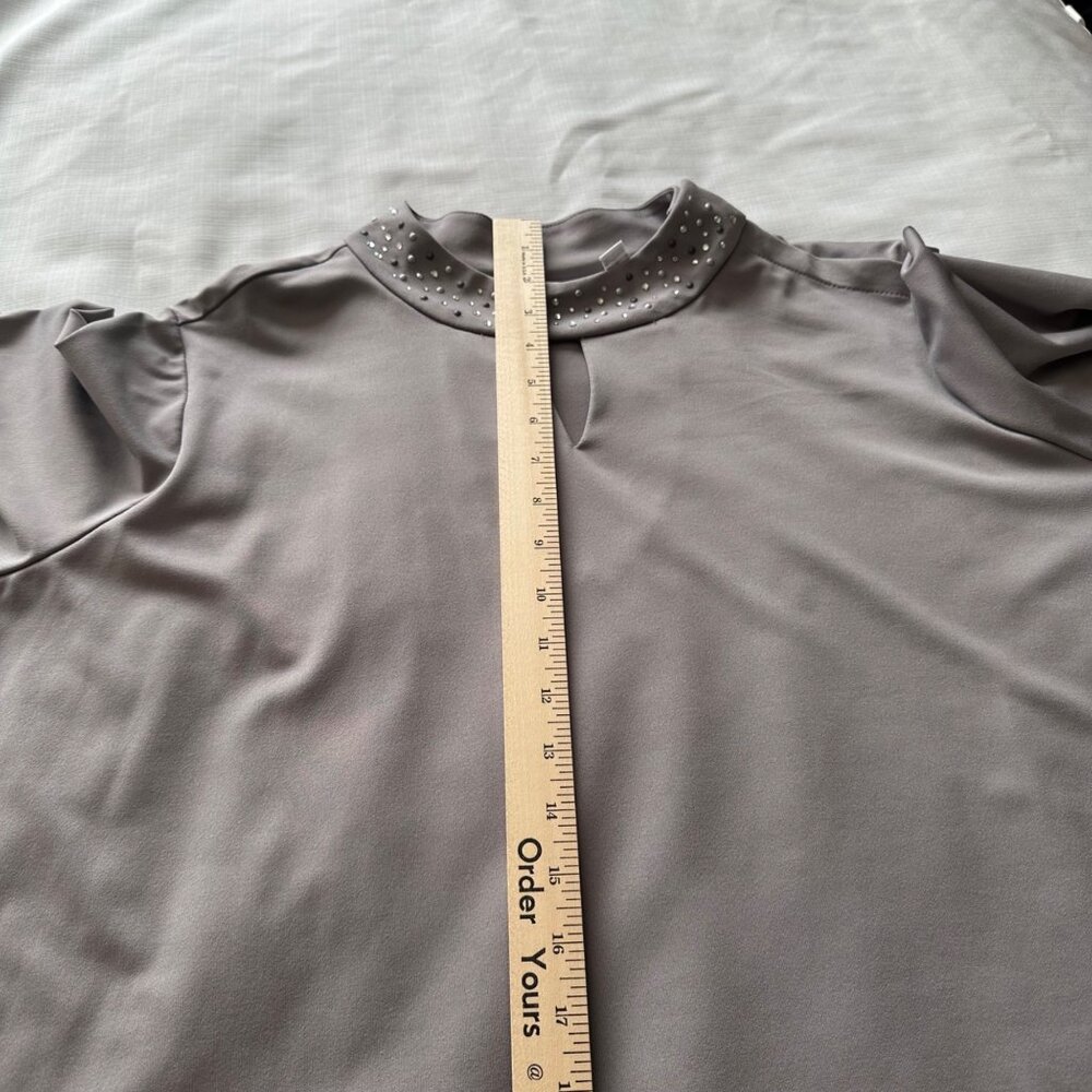 Susan Graver 2X Gray Long Sleeve Keyhole Top Embellished Collar & Cuffs Classic - Picture 12 of 16